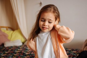 Đau họng đau tai dấu hiệu bệnh lý ở trẻ - Cha mẹ chớ coi thường
